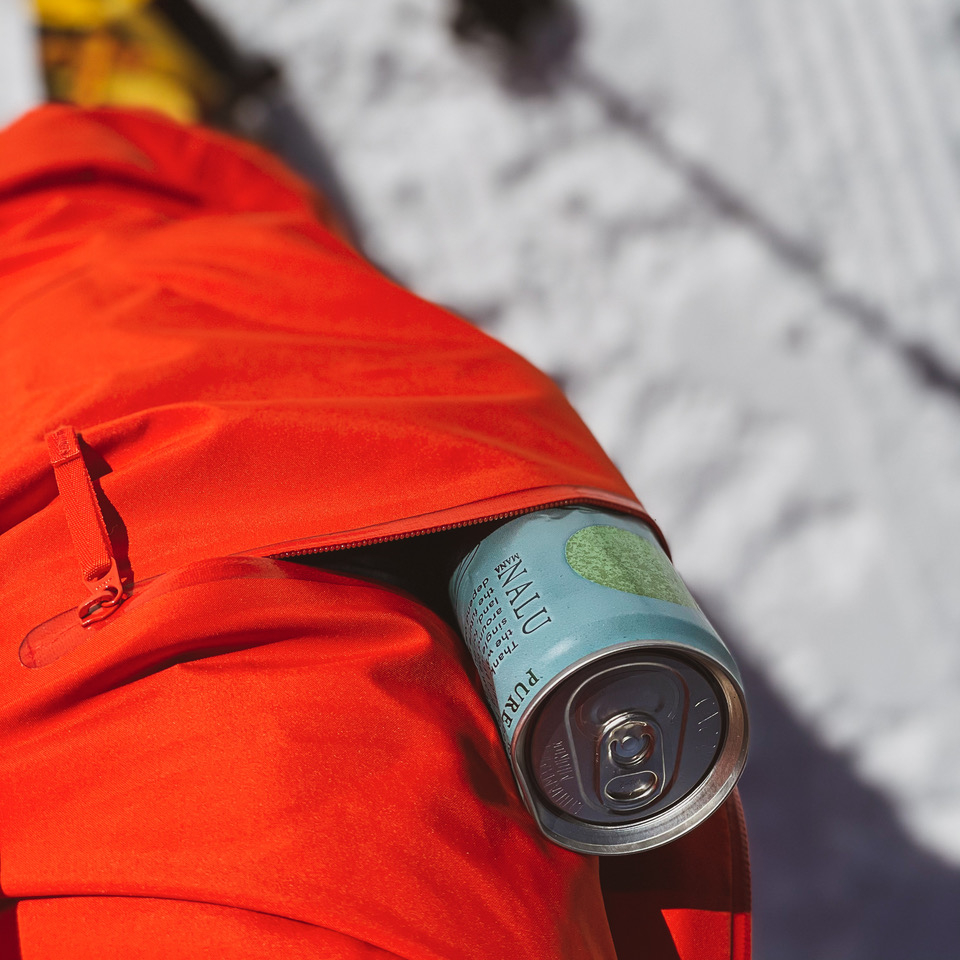 MananaluWater's tweet image. Next month, Andrew Hughes will be climbing Mount Everest and he&apos;s bringing #Mananalu with him!

&quot;The push to the summit isn’t without some punishment, but the contents within us are what truly carry us to our desired goal.&quot;- @AndrewIHughes

Learn more: linktr.ee/mananalu