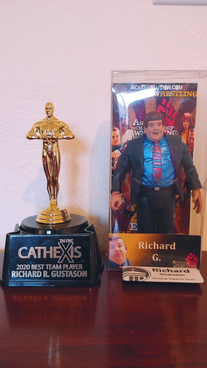 RichGustason's tweet photo. FINALLY got my award from @CathexisTalent.  I am damn proud to be a #TeamPlayer.  Also got this bitchin jacket from them.  Noice! https://t.co/6GUzenv1he