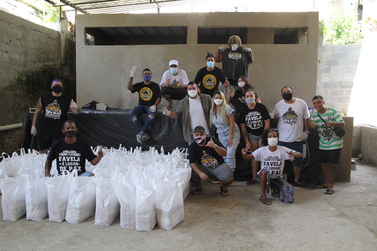 Feliz demais no patamar que o <a href="/favelaearte/">Conexão Favela & Arte</a> vem alcançando, quem diria que a 7 anos atrás quando começamos com as Festas no Morro da Beltrão nosso nome iria tomar essa proporção toda.

Gratidão somente a todos envolvidos! 💪🏻