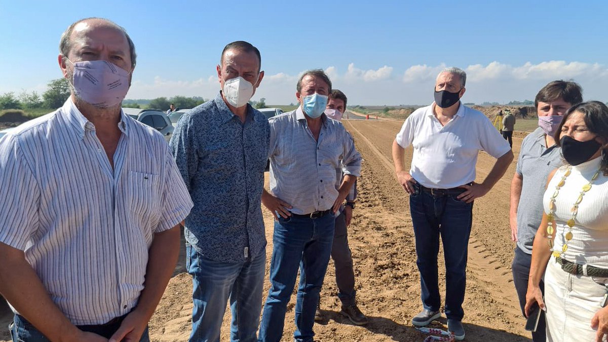 GustavoHArrieta's tweet photo. Acompañamos el sostenido avance de la Obra de la RN8. Su impacto en las comunidades de #Pergamino, #CapSarmiento #SanAntoniodeAreco y la región será imprescindible para la #ReconstruccionArgentina. https://t.co/FYuH3GnY9U