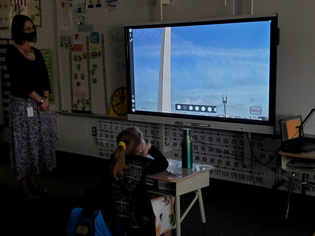 hjwolf2's tweet photo. After reading a nonfiction book about Washington, D.C., first graders went on a virtual field trip to our capital! #wyproud https://t.co/4pXWFPYwTx