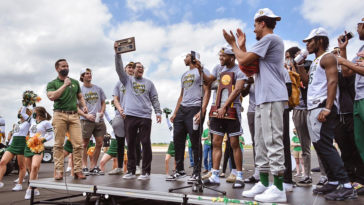 BaylorMBB's tweet photo. Key to the city 🔑

#SicEm | #TimeIsNow 🏀 https://t.co/C0gevJYnp8