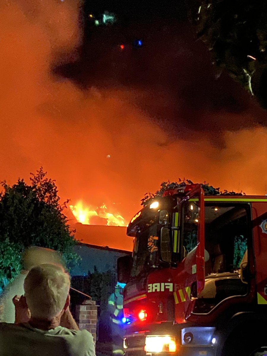 PatrickMajor_9's tweet photo. A Glenelg South supermarket has been badly damaged by fire overnight. MFS crews were able to stop the blaze from spreading to nearby shops but the damage is estimated at $200,000. The cause is yet to be determined. @9NewsAdel https://t.co/kysZxJXUIU
