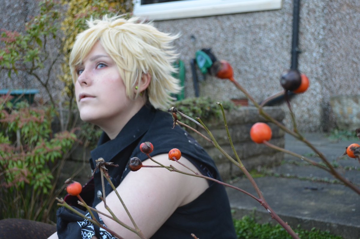 AngyBoiii's tweet image. // We interrupt the shitposting for an important message 

I am a cosplayer, and I am promoting myself right here because its fun 

Please, if you think this picture of my prompto cosplay looks fantastic and you'd like to see more 

Follow me on Instagram @ asecrettree 

Thanks!!