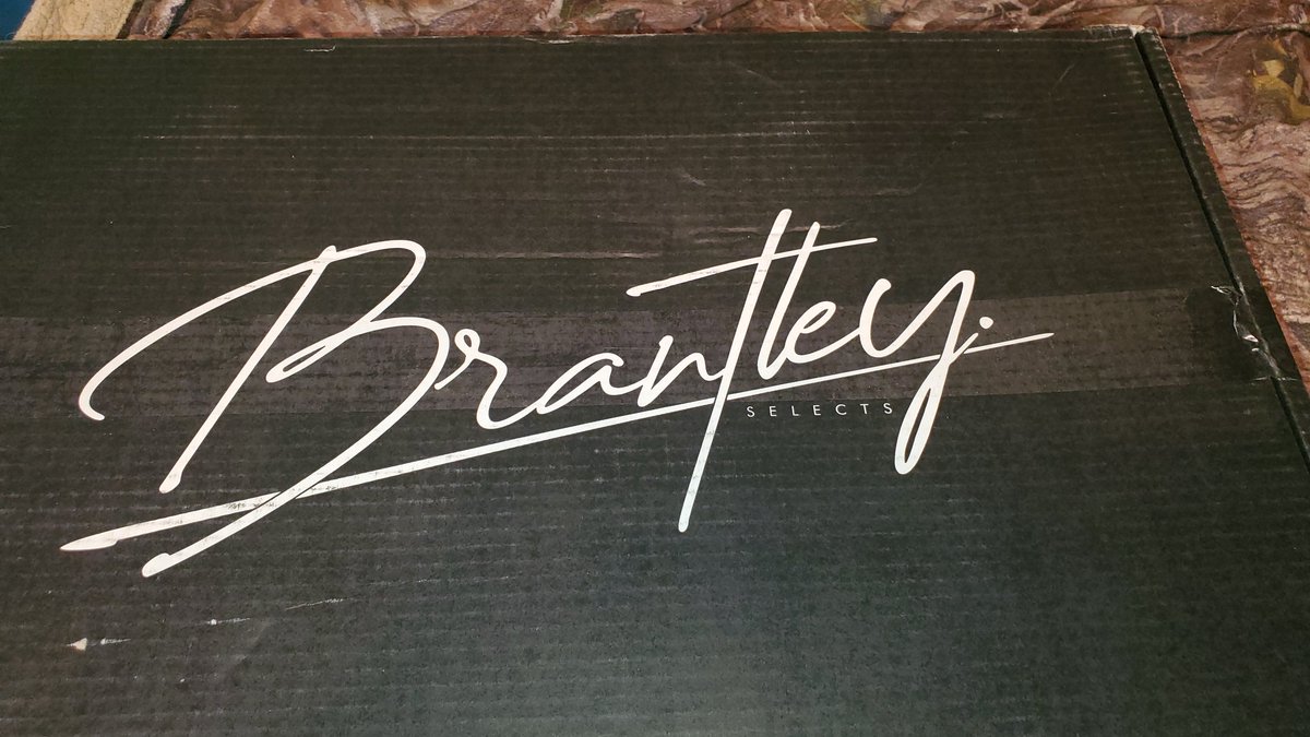 reeee_yeeted's tweet photo. Finally got my #BGselects box. Excited isnt the word. Absolutely love it https://t.co/lM4Bz8vRw3