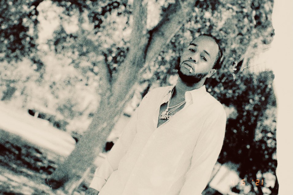 NoSimpZone tweet media