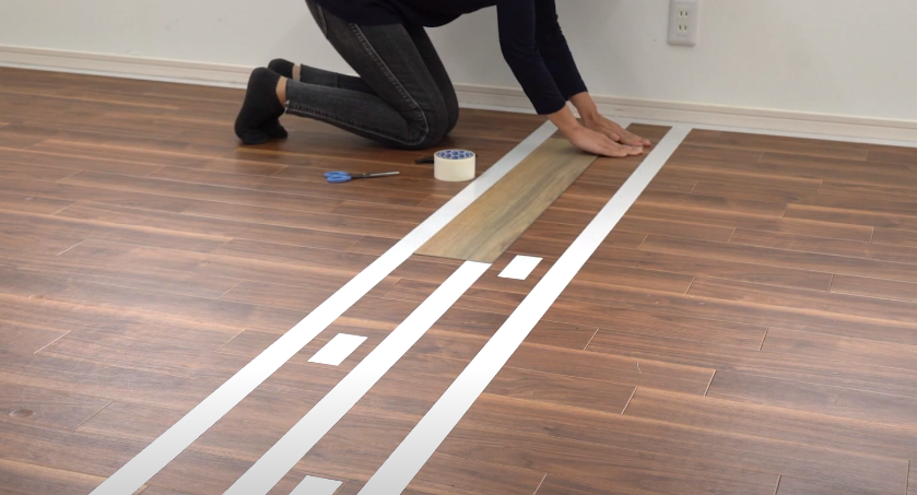 Diy Shop Resta 公式 Diyを応援 Youtube更新 フローリングの上から 両面テープで貼れる床材 1 5mmうわばりフローリングeuca T Co Alr3ie5vbx 両面テープで簡単に上貼りできる 薄型フローリングのdiy動画です T Co