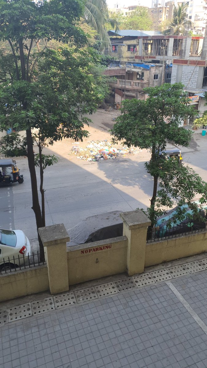 vadhula's tweet photo. @TMCaTweetAway @CMOMaharashtra @MoHFW_INDIA @ThaneCityPolice @Info_Thane1 @DigiThane @MahaHealthIEC Is this true with trash and dumped on road and no action from you. God save us. https://t.co/JlVvXFDTvY