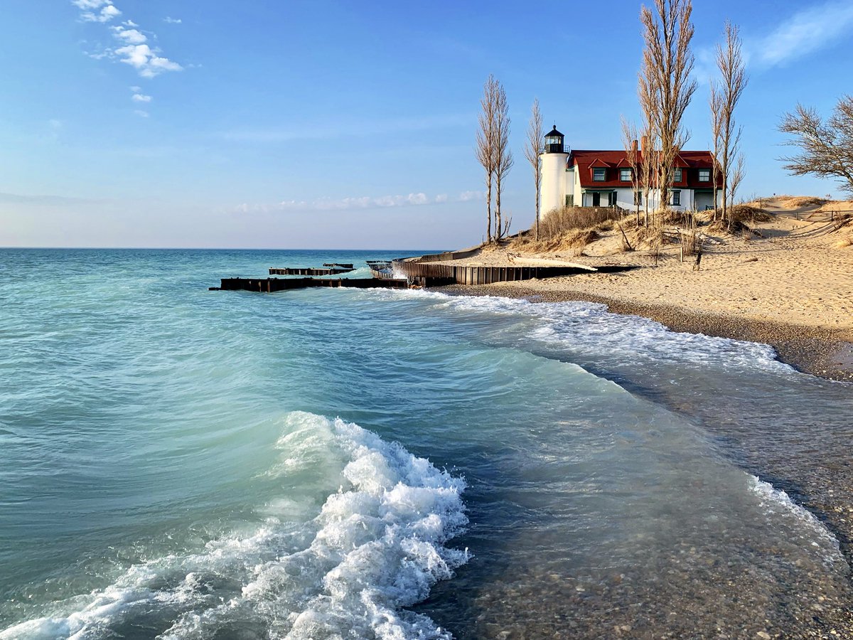 lexannrebecca's tweet photo. The color of the water here is nothing less than incredible 💎 #puremichigan
.
.
#shotoncanon #canonshot #mibeachtowns #pointbetsie #springbreak #michigander #nofilterneeded #CanonFavPic https://t.co/FHBct3BMYt