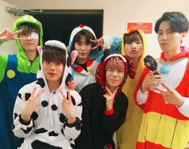 Kxng_Ri's tweet photo. ¡¡Feliz 4to aniversario a 6 personas maravillosas!! 🔮
No saben lo agradecida que estoy con ustedes por hacerme feliz, y a pesar de que ahora no esten presentes recuerden que los amamos mucho🥺💖
#4th_Inhale_with_BLACK6IX
#BLACK6IX_4th_Spring
#4YearsWithBlack6ix
#WeMissBlack6ix https://t.co/Q2WOu2EM7j