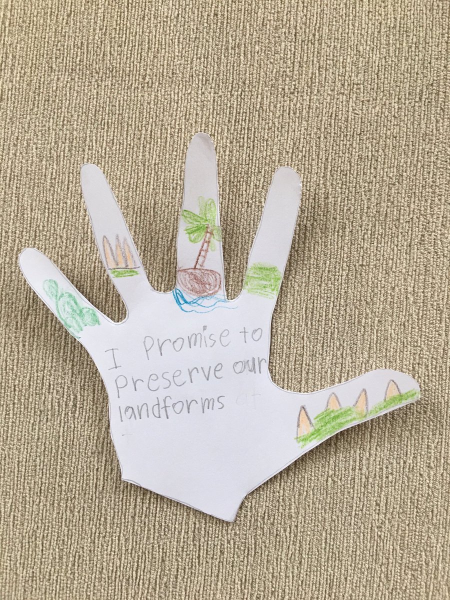 StockBridgeIntl's tweet photo. #StockbridgeStudents pledge to protect and preserve our land forms. It is a great way to educate and practice sustainability in order to save our environment. 
The Choices You Make Today, Shape Your World Tomorrow- Robert Frost
#StockbridgeDavao
#stockbridgestudents
#healtheworld https://t.co/YZCClsQ994