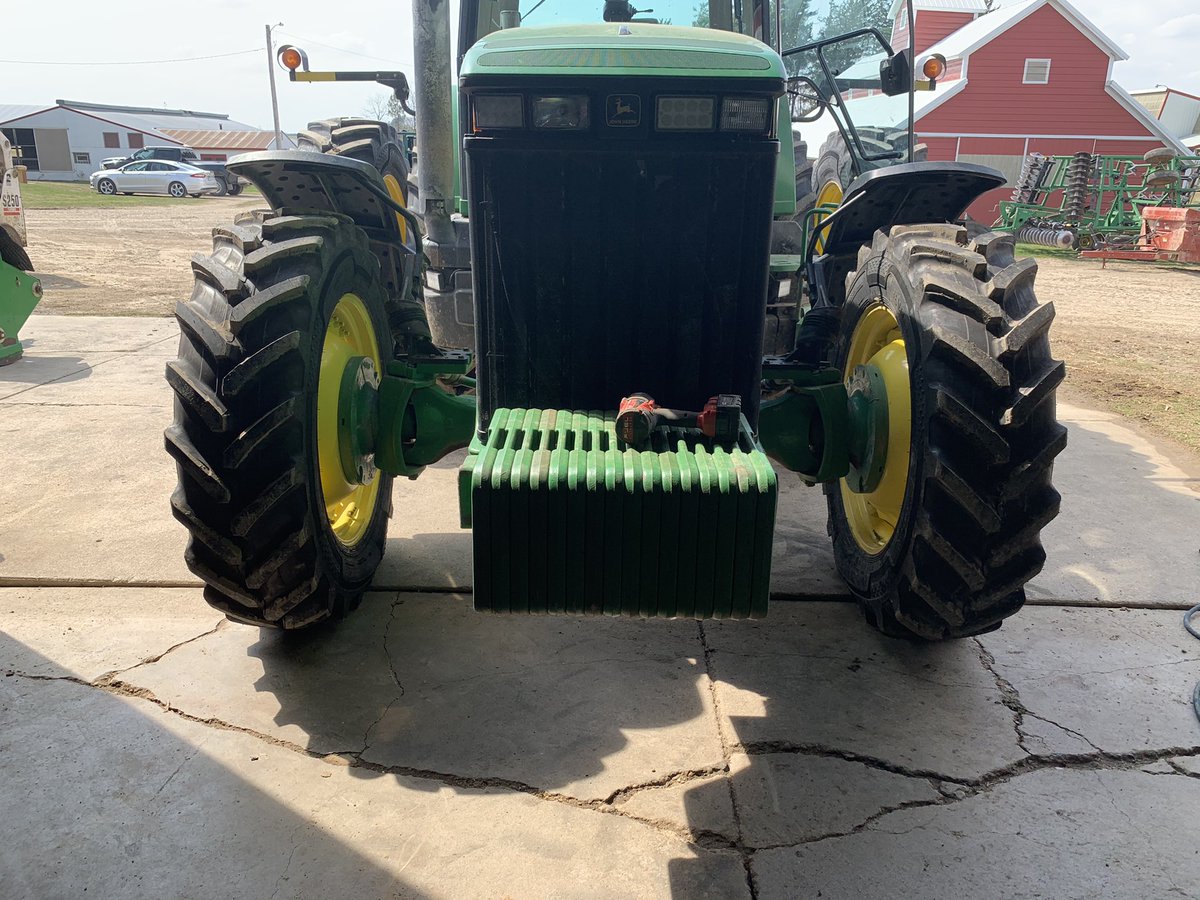 Slipped 6 new Alliance Agri Star 2 on this sharp John Deere today 46 inch rears and 34 inch fronts.  @YokohamaOHTA
