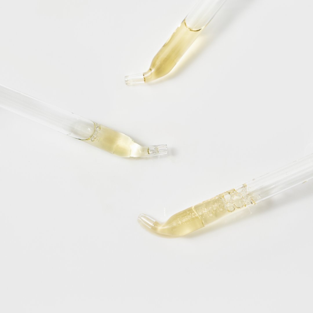 Obagi's tweet image. #VitaminC is such an amazing ingredient for the skin! 
What’s your favorite skincare benefit from Vitamin C?