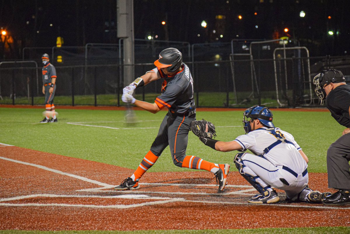 HokiesBaseball's tweet photo. 🚨 CYCLE 🚨

Gavin Cross just hit for the cycle 👏😤

#BIIB https://t.co/8qjb4Ir7mO