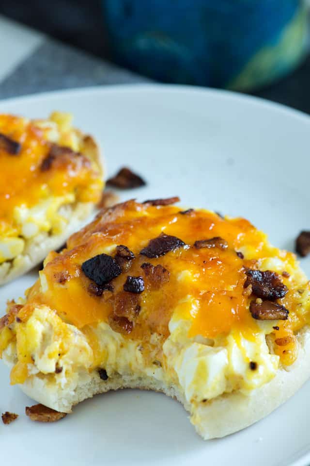 butter_baggage's tweet photo. Lots of extra eggs from Easter? Us too and we love these English Muffin Melts with hard boiled eggs as an excuse to use eggs and as an awesome breakfast option https://t.co/VQIB1SCdR0 #food #foodblogger #recipe #yummy #breakfast #egg #hardboiledegg https://t.co/Bm4Tu3g2ns