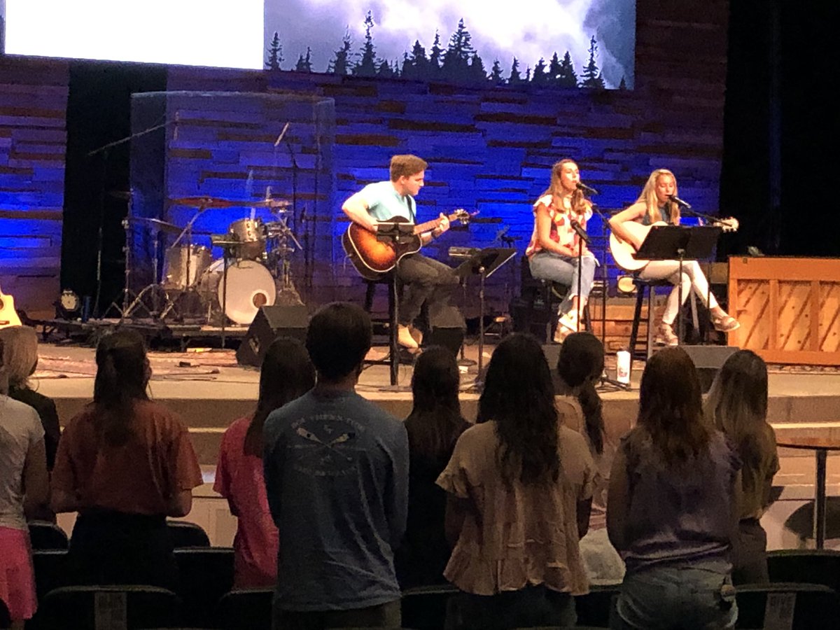 carter_mcinnis's tweet photo. We’re loving having these incredible students from @vhhsrise lead us in prayer and worship. Honored to be in ministry with them! #forbhm #forVH https://t.co/xjNbUWXSdw