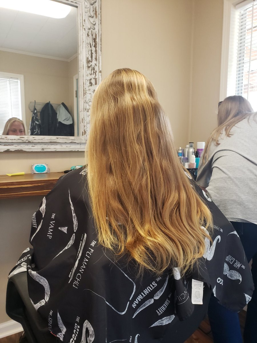 mhomerIV's tweet image. @bradmondonyc This was my wife's hair before, what she was looking for, and what she ended up with! #WTF #help #howdowefixthis
