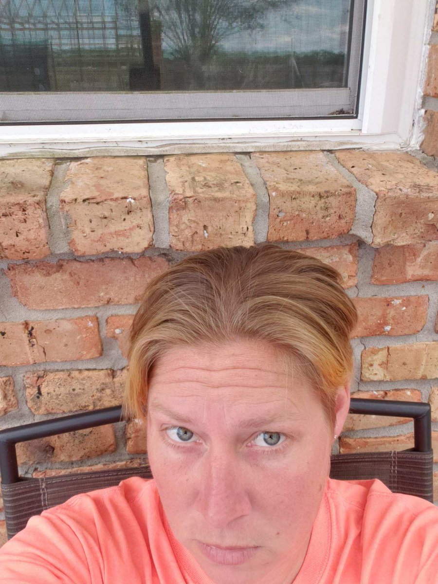 mhomerIV's tweet image. @bradmondonyc This was my wife's hair before, what she was looking for, and what she ended up with! #WTF #help #howdowefixthis
