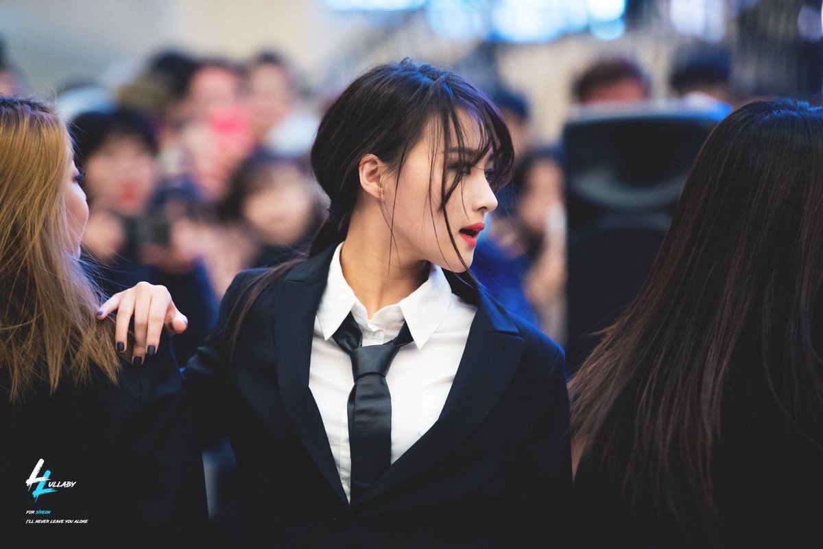 hourly siyeon | ODD EYE (@siyeonhours) on Twitter photo 