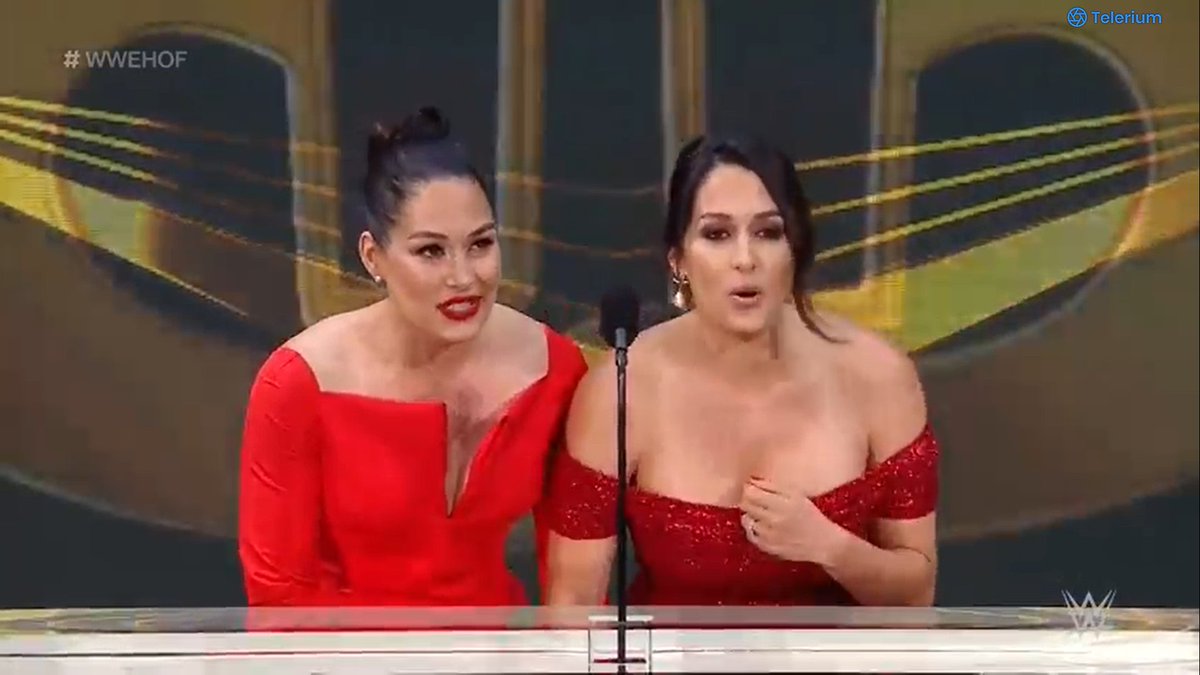 BellaSourceOrg's tweet image. #BrieBella #NikkiBella #TheBellaTwins #TwinMagic #BellaArmy #FearlessNikki #BrieMode #WWE #Wrestlemania #WWEHOF

(@BellaTwins)