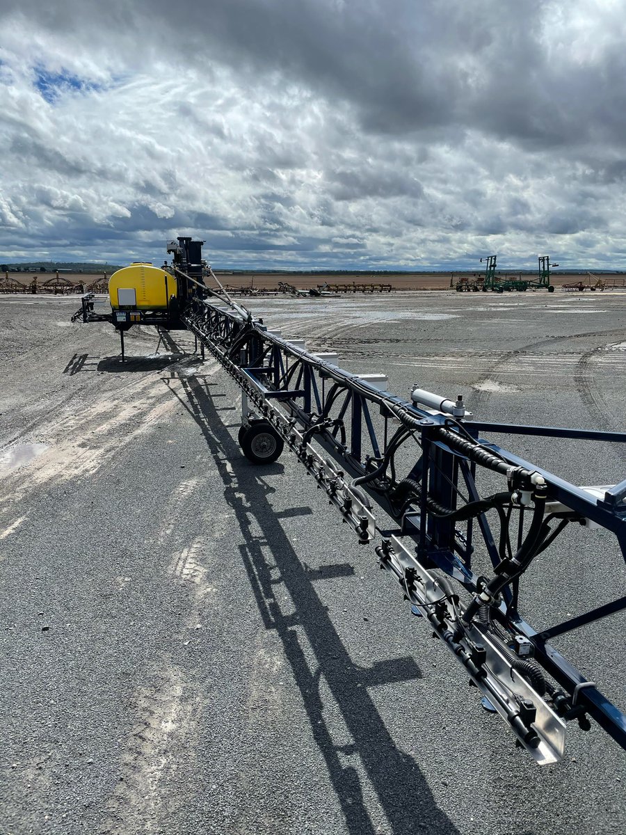 Extremely tidy 27m Hayes #weedit available. Hydraulic boom leveller. 1500L tank. Red light weedit system. Available immediately. Contact Fletcher on 0437 147 656