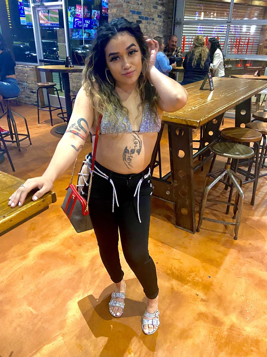 cookiecumpian's tweet photo. Untouchable, but you feel me😘 https://t.co/cyACUYYFrN