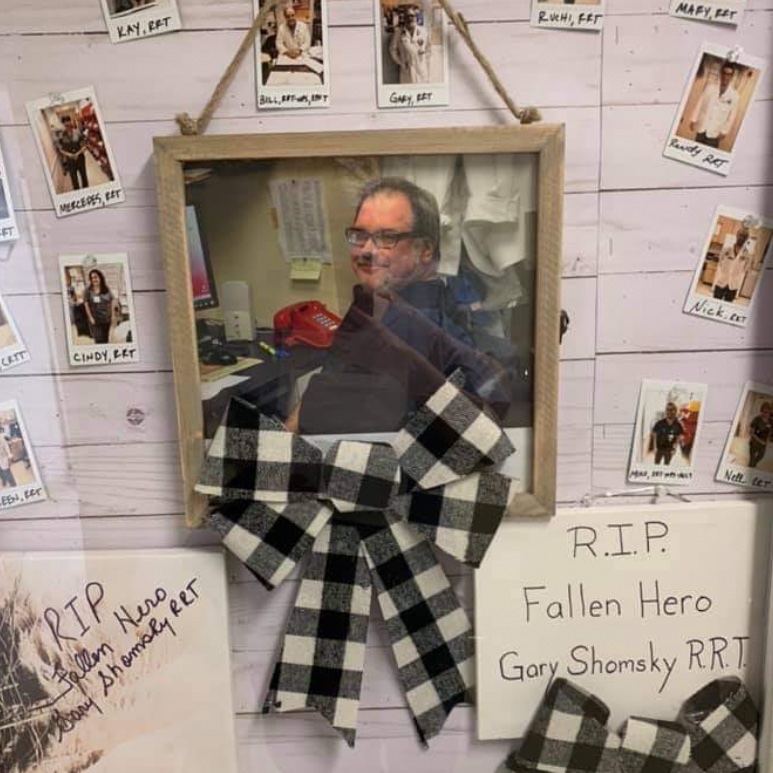 CTZebra's tweet image. Gary Shomsky, 58yo Respiratory Therapist, JFK Medical Center, Edison, NJ, died of #COVID19 12/29. He loved golfing, fishing, and playing baseball. He had a positive attitude and great smirk. #healthcareheroes #WearAMask 
legacy.com/obituaries/myc…