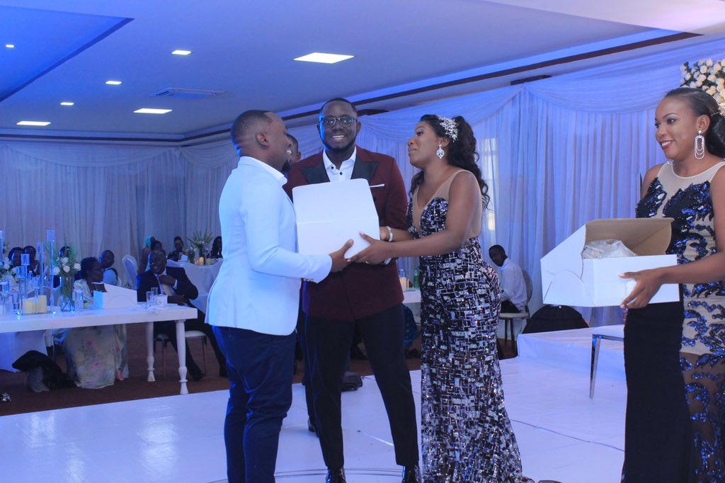 mousteydj's tweet photo. Who is your most important wedding guest? For this couple... it was their Dj 🎧
#weddingbymousteydj #RealSounds #naijaweddings #Realdeejays #weddingguest #weddingdj #Destinationdj #Kwikiriza
https://t.co/ciMQ3OTnDT https://t.co/usCJRsbpwo
