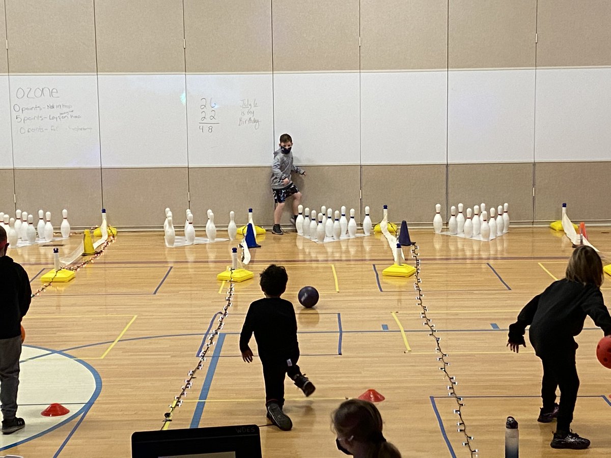 Jenkins_WDES's tweet photo. Having a little fun with our bowling lesson @Willow_Dale_ES 
#teamcsd #pumapride #elementaryphysed https://t.co/er6GlkMIJC