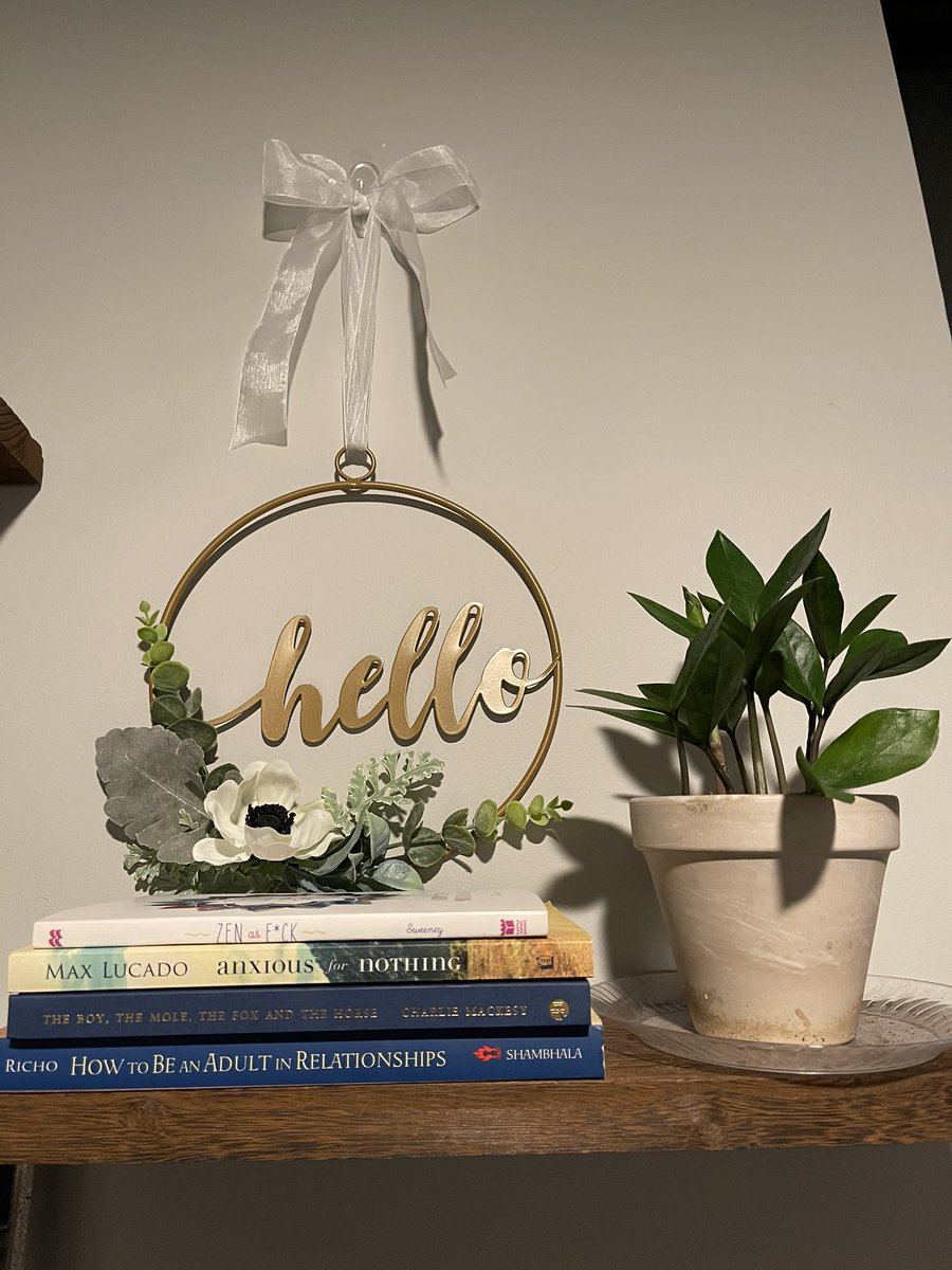 Alison_JTM's tweet photo. Thank you @JoseDivaJTMK121 for this amazing addition to my home office books of inspiration!

1. Zen AF by Monica Sweeney
2. Anxious for Nothing by Max Lucado
3. The Boy, The Mole, and the Horse by Charlie Mackesy
4. How to Be an Adult in Relationship https://t.co/Muj6zrjMlJ