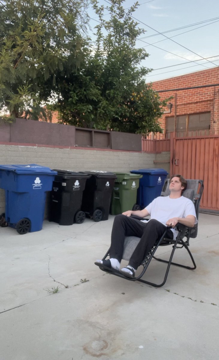 CaucasianJames's tweet photo. i honestly love my life https://t.co/JNwZwarYBP