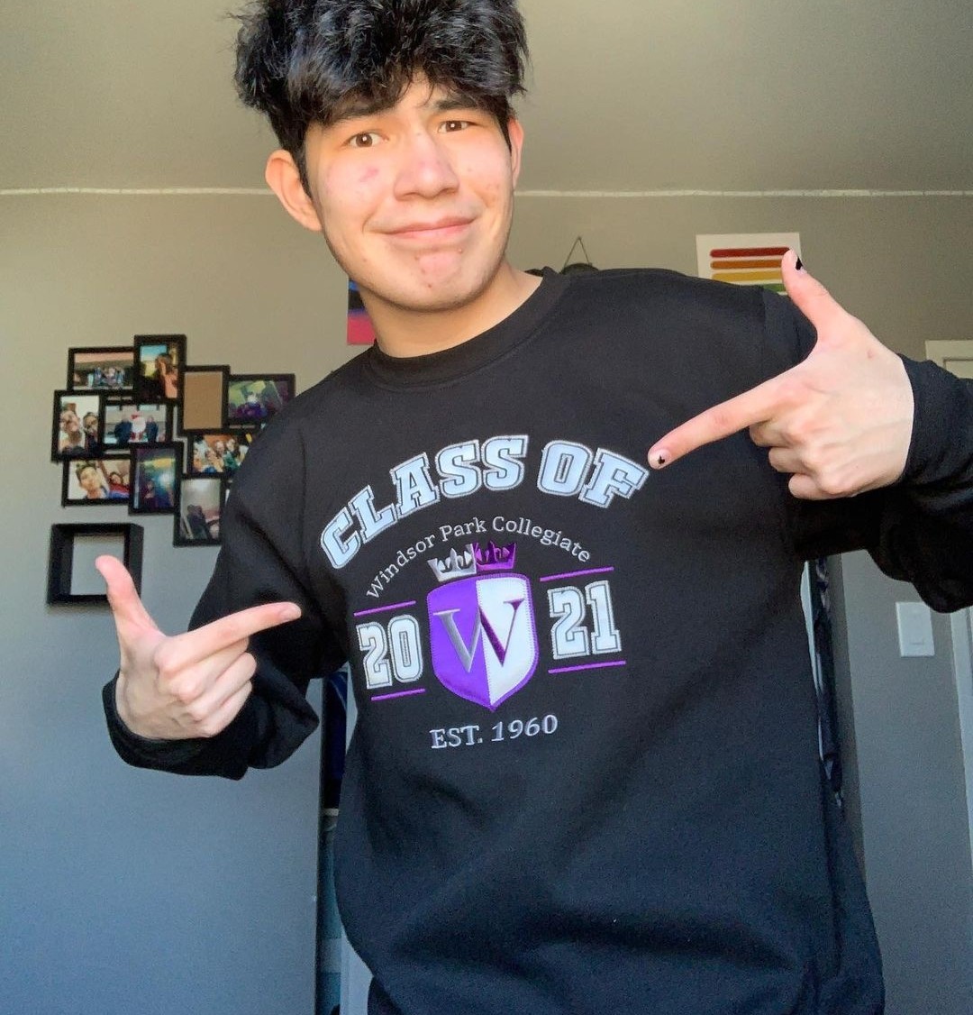 BettinaBorggio's tweet photo. Grad Wear finally came in today! Super cool to see my design in real life and not just through a digital screen. I am incredibly happy with how my design turned out. Check out these awesome 12s rocking the new Grad Wear!🤩👏 @CarlaAllan1 @wpcLRSD #CIP https://t.co/Lac6ZLvrNr