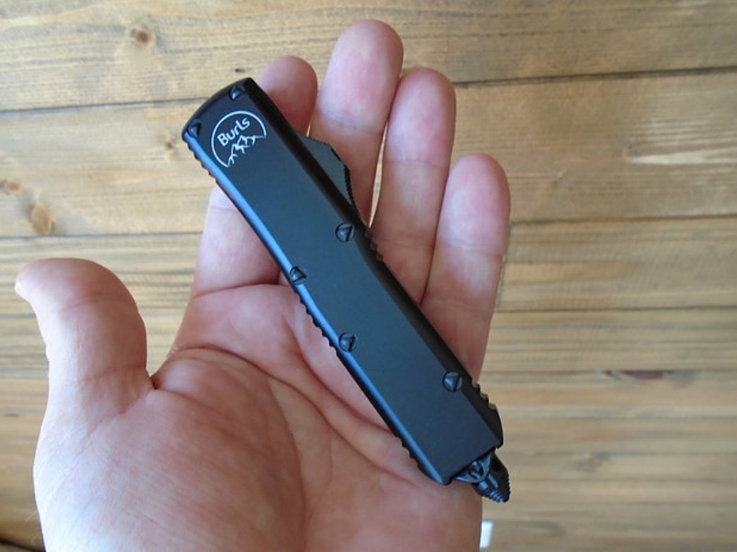 Burls Automatic OTF Knife $59.95

burlsusa.com/product-page/a…