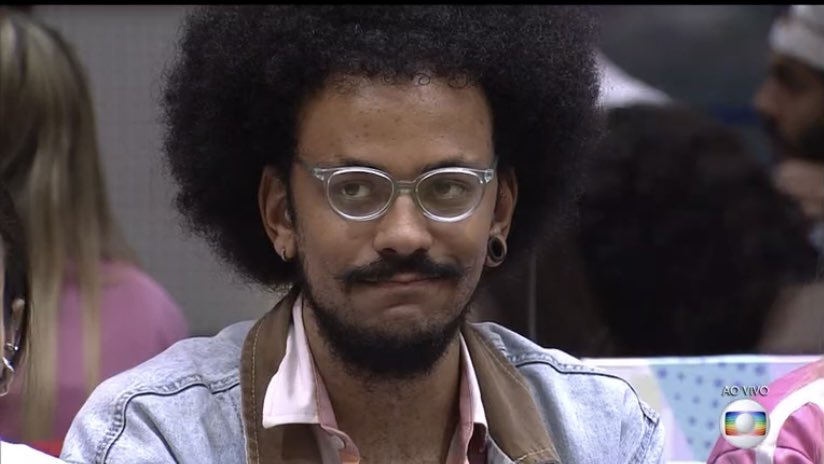 billboardcorner's tweet photo. João e Camilla emocionados com as palavras do Tiago. Que momento histórico! Tiago mandou muito bem! #BBB21 https://t.co/bdJHhIgVTQ