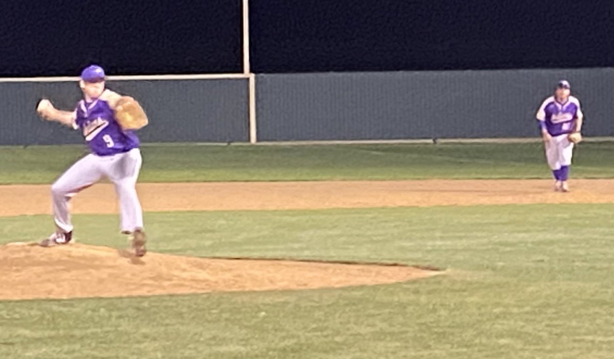 Big district win for the Indians over Hillsboro. 9-6. 

Marshall Gentry gets the win with 5 1/3 out of the pen. Hagan Magee 2-2 with 2B, 3B, and 2 RBI.

If your not watching these guys compete your missing out!!!

#AlvaradoExcellence <a href="/CoachVinyardAHS/">Brandon Vinyard</a> <a href="/AlvHS_Baseball/">Alvarado Baseball</a>