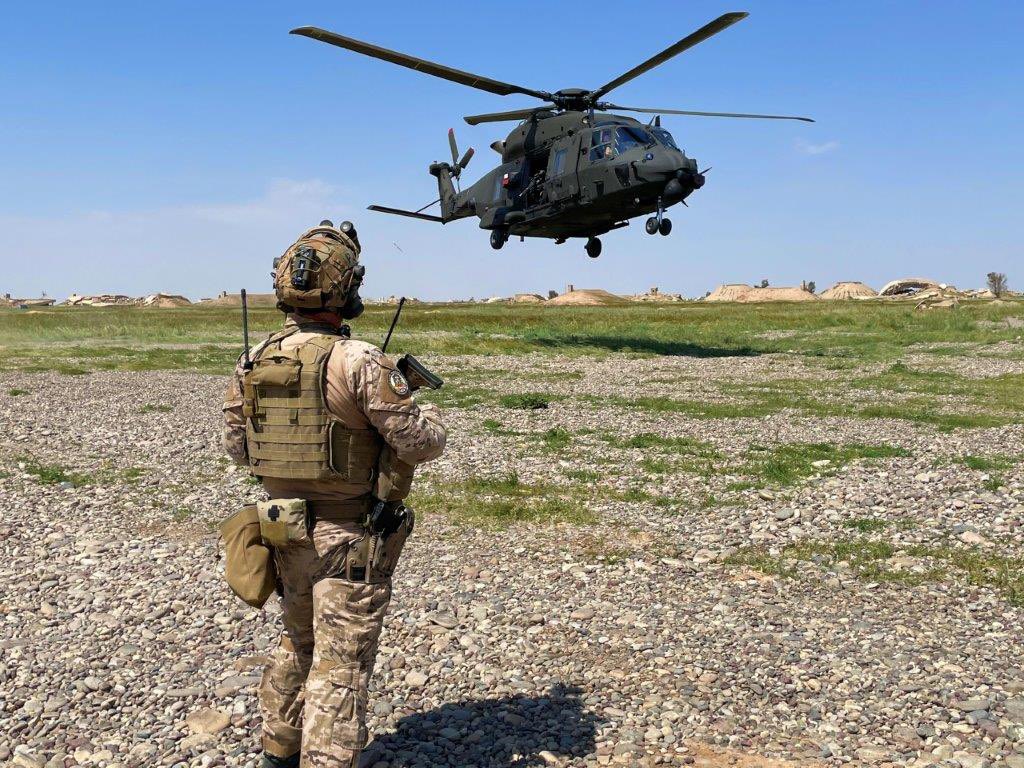 🇪🇸 @EjercitoAire Special Operations Air Land Integration #SOALIS team integrated in @CJTFOIR supports the 🇮🇶 Security Forces’ training, providing air-land integration capabilities. 🇪🇸 remains fully committed to 🇮🇶 through @coalition @CJTFOIR & @NATO @IraqNato. 📸 @EMADmde