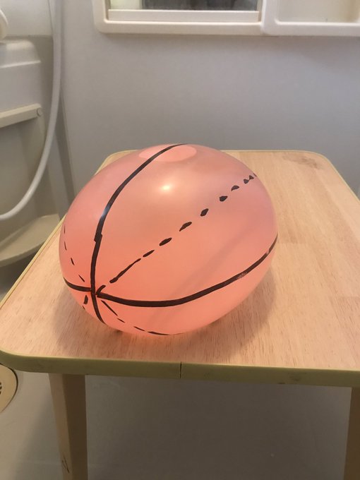 100均の風船、なかなか資料になる。 