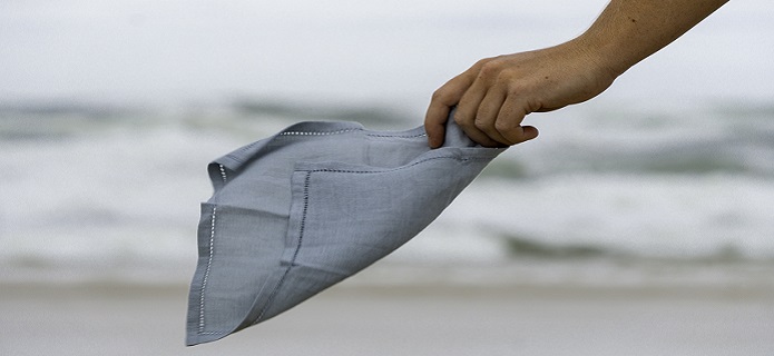 Ecoutez le Pitch d'Adèle Loison fondatrice de La Fabrique du Mouchoir / L'entreprise bretonne se lance le défi de remettre au goût du jour le traditionnel mouchoir en lin 🌱🚜💚

europe1.fr/emissions/la-f…
#nomorewaste #lin #vintage #wastemanagement