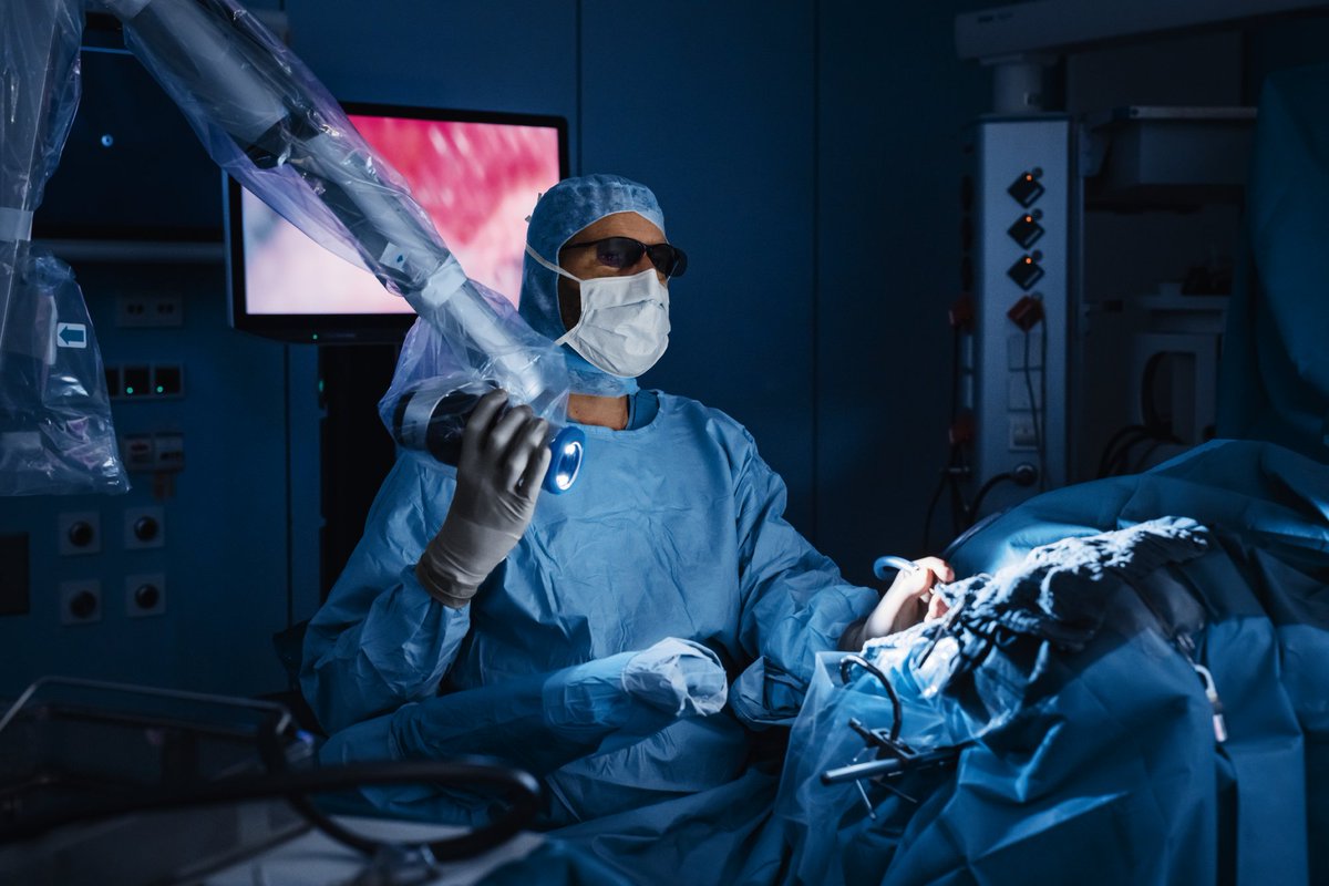 Olympus Medical UKIE (@olympusmedukie) on Twitter photo An insightful literature review on the preliminary clinical experience with our 4K 3D #ORBEYE exoscope from a #neurosurgeons perspective, <a href="/mikeamoojr/">Michael Amoo</a> <a href="/JavadpourMohsen/">Mohsen Javadpour</a> & Mr Jack Henry. Read more from <a href="/PubTrend/">PubMed Trending</a> 👉 bit.ly/3rQFu5W An insightful literature review on the preliminary clinical experience with our 4K 3D #ORBEYE exoscope from a #neurosurgeons perspective, <a href="/mikeamoojr/">Michael Amoo</a> <a href="/JavadpourMohsen/">Mohsen Javadpour</a> & Mr Jack Henry. Read more from <a href="/PubTrend/">PubMed Trending</a> 👉 bit.ly/3rQFu5W