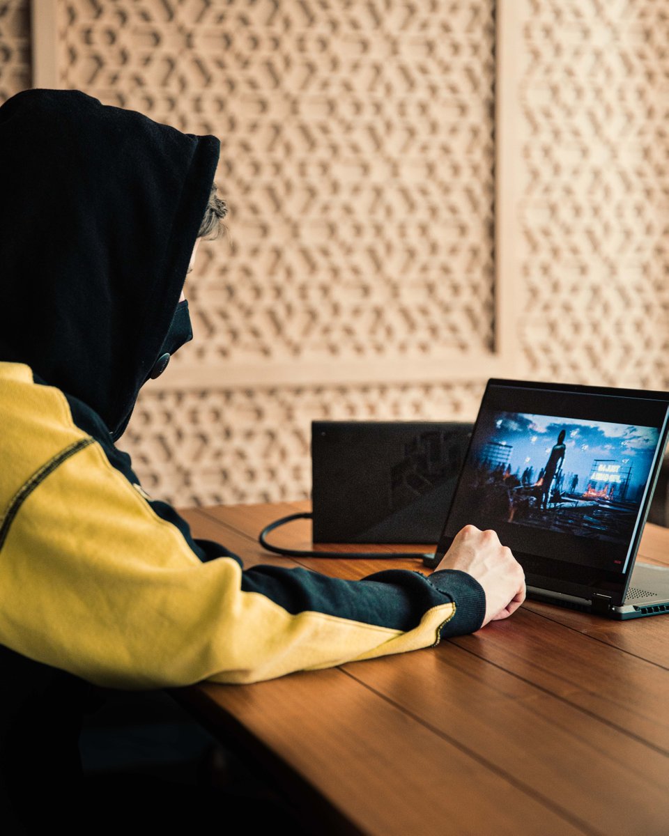 IAmAlanWalker's tweet image. #PaidPartnership Chilling with my buddy X13💻 #ROGALANWALKER #ROGFlow