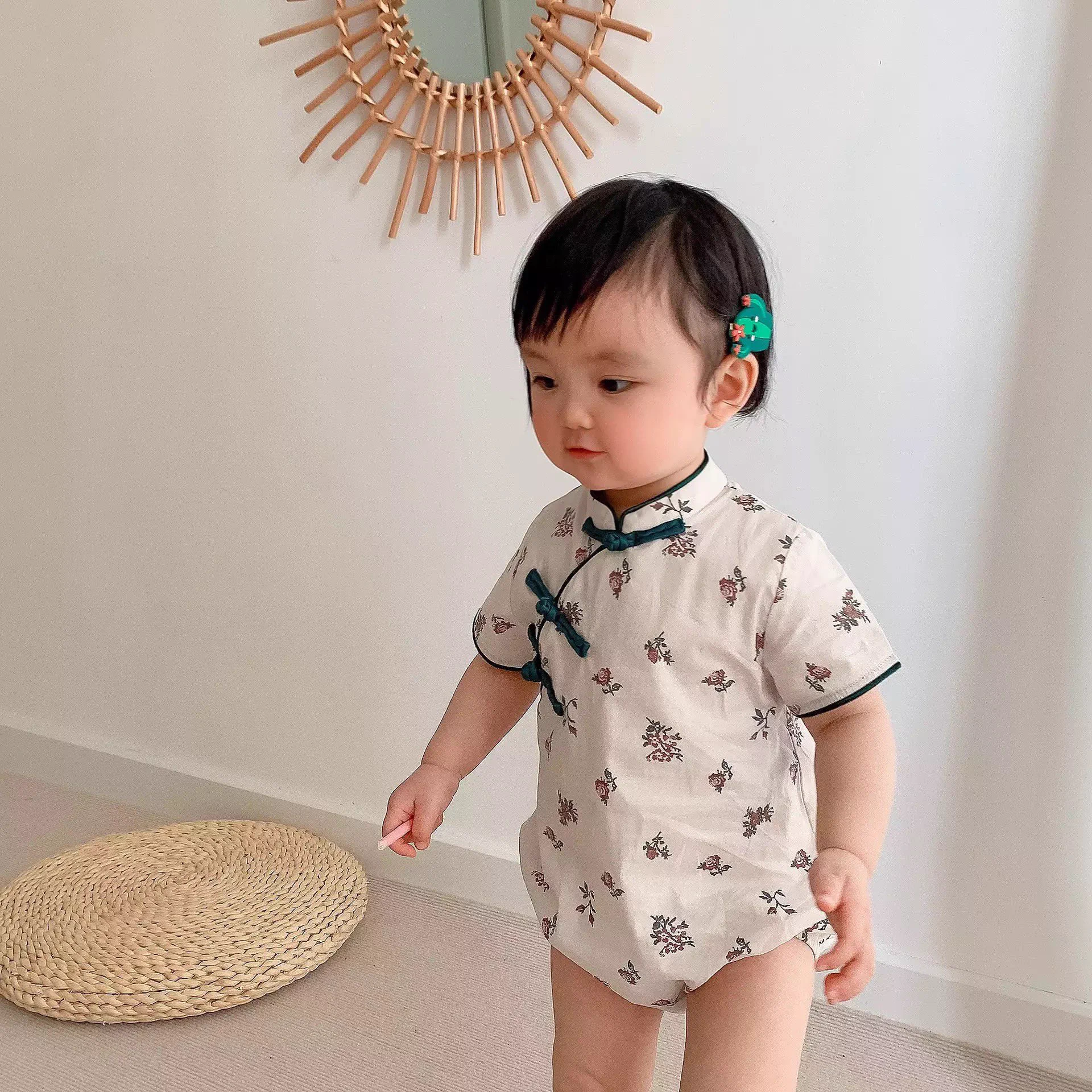 欲しいとの声続出の子供用のチャイナロンパースが可愛すぎる！凝ったデザインにも注目！
