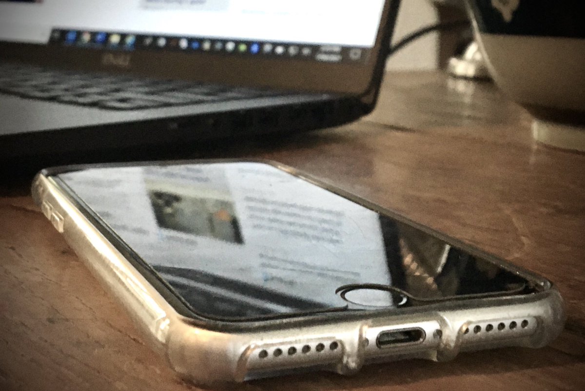 MaryLloyd4's tweet photo. Just drove 4km home with my phone on the bonnet of the car. It didn’t budge, and is thus still intact and in my possession.
If that doesn’t assure you that good things still happen, then I can’t help you.
#disasteravoided https://t.co/pjSbm9DsPo