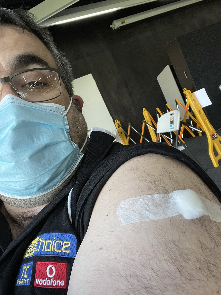 hamishjones's tweet photo. Be a hero. Get the vaccine. https://t.co/V45gbiOgmi