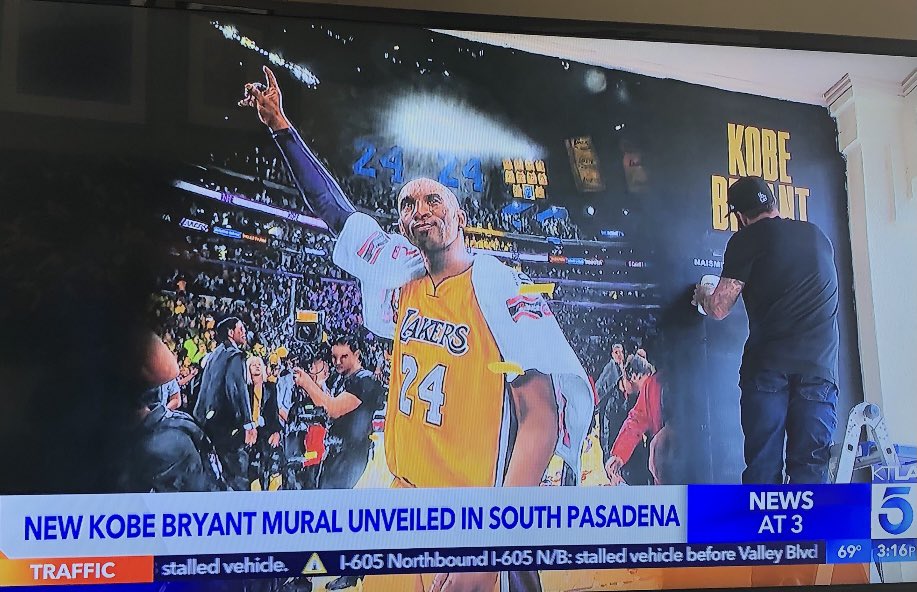 SoPasArC's tweet photo. #sparcplug #southpasadena Kobe Mural @ADBPhotoInc @never1959 almost done! https://t.co/ppLSWcUMK8