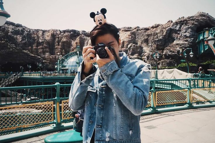 bleuderoses's tweet photo. your camera roll if bank thiti was your boyfriend — a thread https://t.co/Wxrn7dgvp6