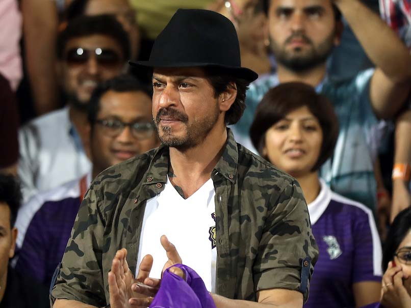 iam4sunrise's tweet photo. .@iamsrk good morning to my favourite boys.
Those beautiful memories of seeing u both together.
Bless the best father & son Jodi.
#SRK & #AbRam attended the first Match of KKR #IPL10
#KKR Won the Match.
( 7 Apr 2017) https://t.co/oTlraDAZEW