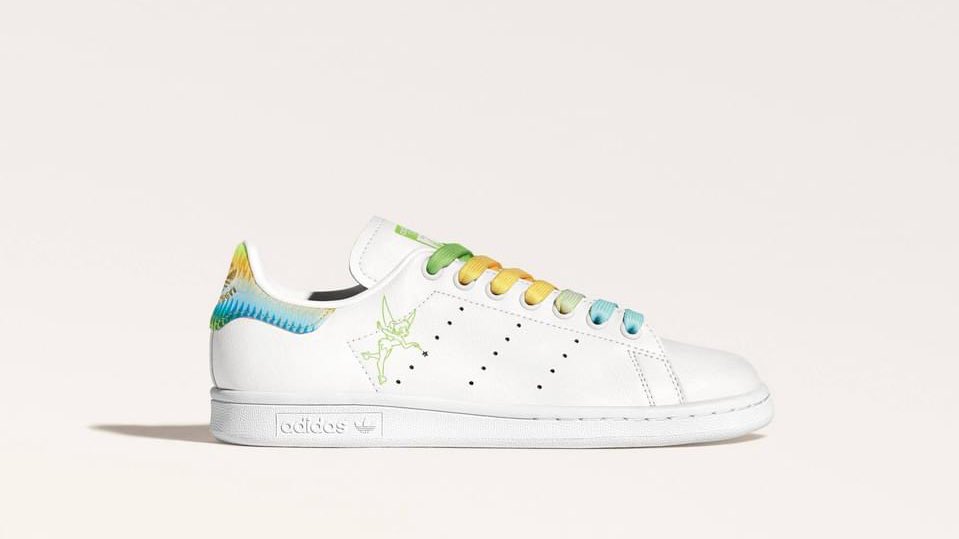 JOMMJOM's tweet photo. Adidas Original คอลเลคชั่นที่ collab กับ Disney ด้วยรองเท้ารุ่นฮิตอย่าง Stan Smith คือดีมากก นางหยิบเอาคาแรคเตอร์จี๊ดจ๊าดทั้งนั้นมาใช้ ซึ่งมันเข้ากันกับดีไซน์รองเท้า ดูไม่เด็กไป แต่ดูน่ารักตอบโจทย์ความดิสนี่ย์มากกก ทั้ง Monster Inc , Wall-E , น้องกบ Kermit , ทิงเกอร์เบลลล ✨✨ https://t.co/UbFhnw4pB4