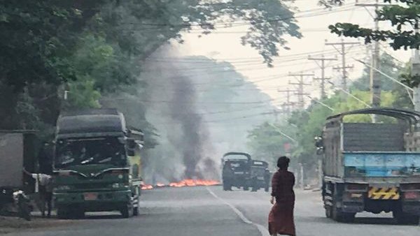 At least five people reported dead and more wounded in Kale, Myanmar, after junta troops attacked a protest camp reut.rs/3rYEHzT #WhatsHappeningInMyanmar