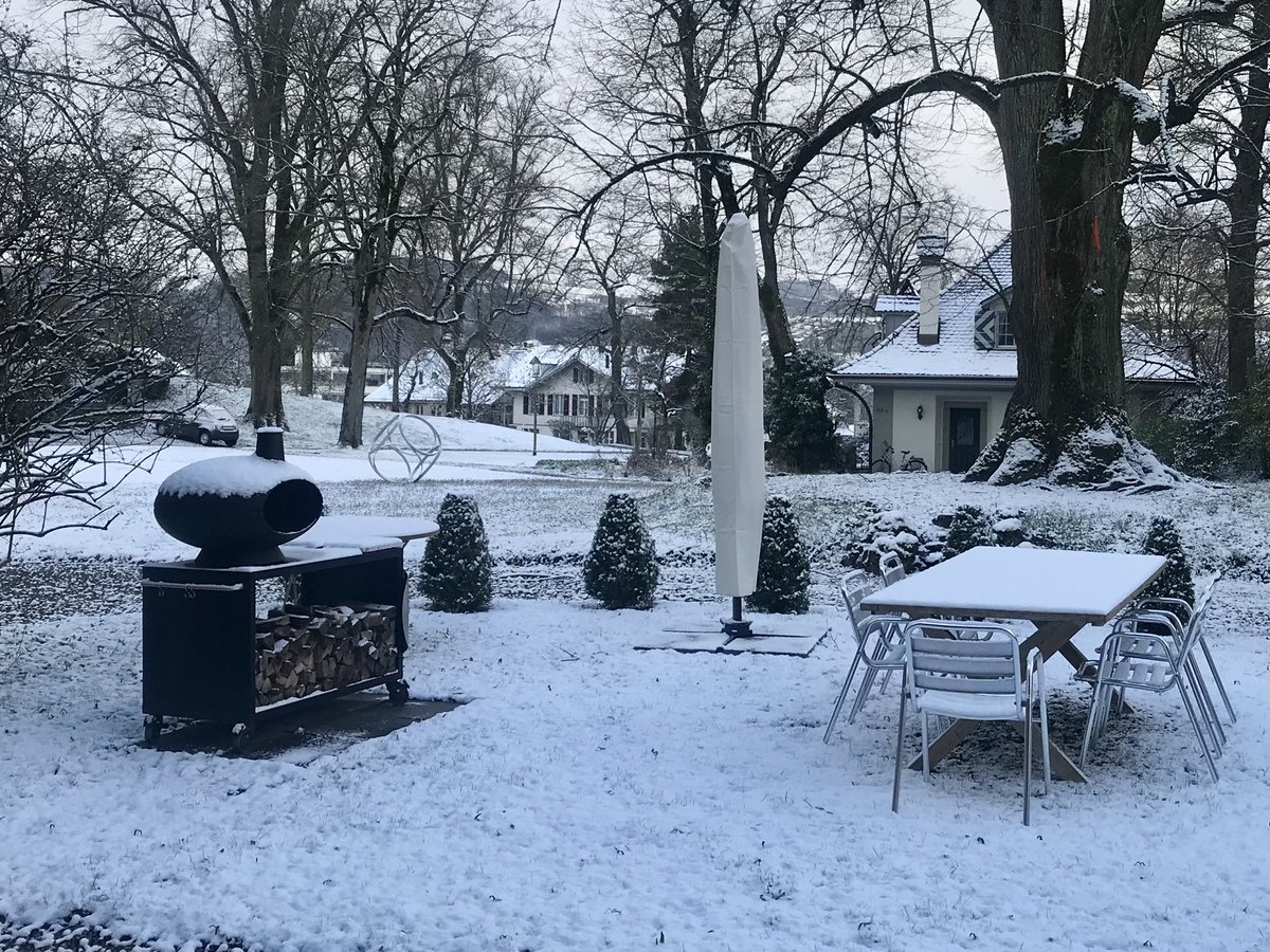 SusanBincoletto's tweet image. Is this a joke?  #whitestuff #notspringyet #aprilsfool. @iloveswitzerland...