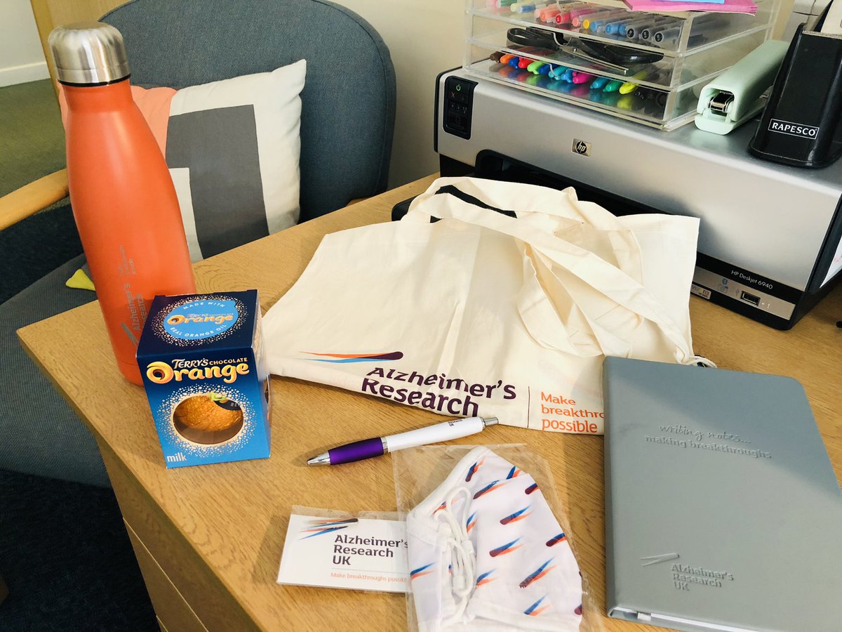 A wee thank you from <a href="/AlzResearchUK/">Alzheimer's Research UK</a> - a great project to be involved in and a lovely, thoughtful parcel. A nice surprise when I got to work! #alzheimersresearchuk